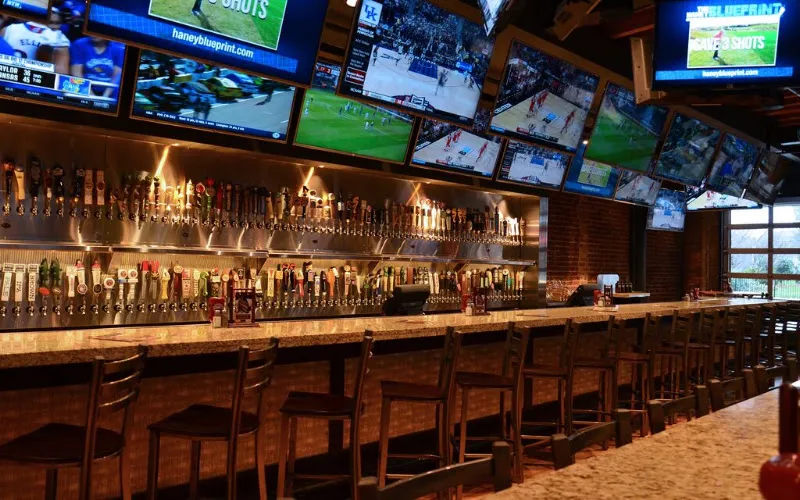 Duckworth's Grill & Taphouse — pizza restaurant in Charlotte