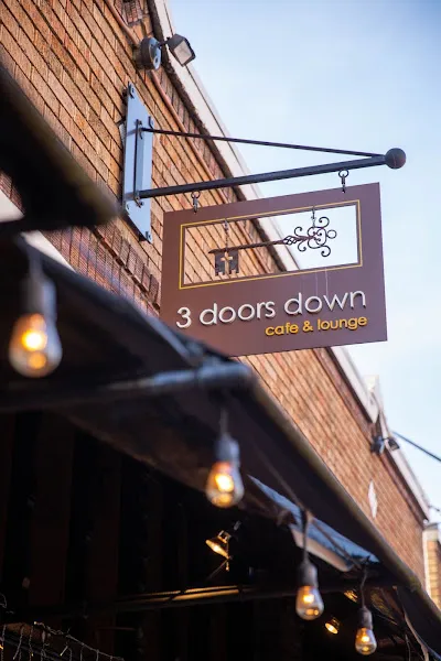 3 Doors Down Cafe & Lounge — italian restaurant in Portland