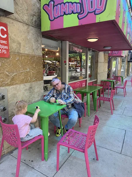 Yummi Joy — vegan restaurant in Austin