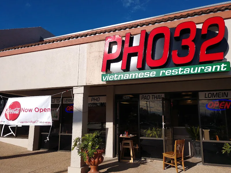 PHO 32 — dog-friendly restaurant in San Antonio